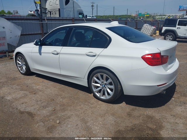 WBA3C3G50FNT51569 BMW 320i Xdrive