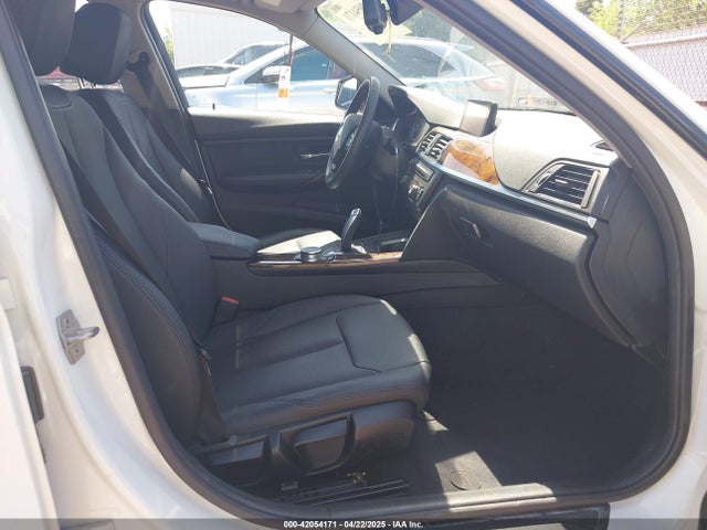 WBA3C3G50FNT51569 BMW 320i Xdrive