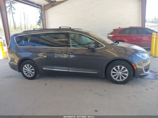 2C4RC1BG5HR642147 Chrysler Pacifica Touring-l