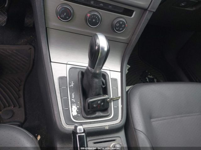 3VW217AU5FM041937 Volkswagen Golf Tsi S 4-door