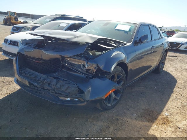 Chrysler 300 2023 2C3CCABGXPH537523 Image 2