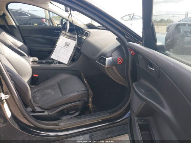 SAJAD4BG7HA965178 Jaguar Xe 25t Premium