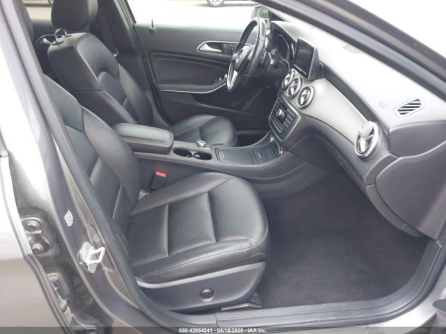WDCTG4EBXFJ129368 Mercedes-Benz GLA 250