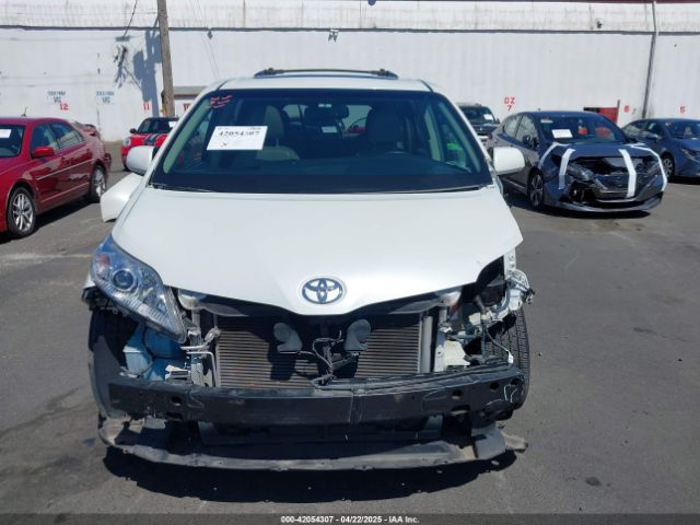 5TDDZ3DC5HS162857 Toyota Sienna Xle 7 Passenger