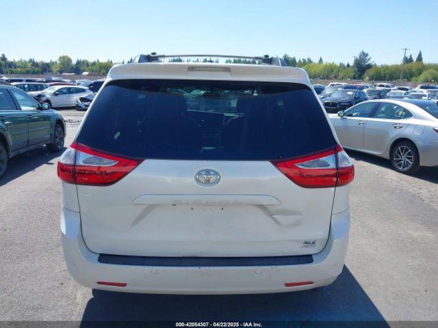 5TDDZ3DC5HS162857 Toyota Sienna Xle 7 Passenger