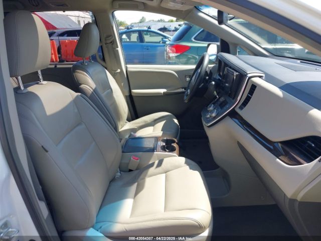 5TDDZ3DC5HS162857 Toyota Sienna Xle 7 Passenger