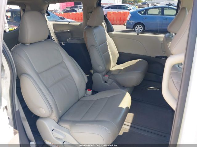 5TDDZ3DC5HS162857 Toyota Sienna Xle 7 Passenger