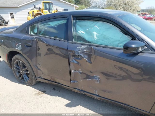 2C3CDXJG0KH550517 Dodge Charger Sxt Awd