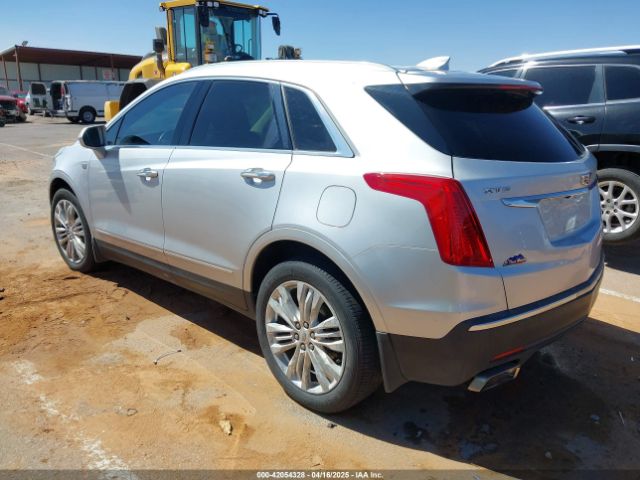 2017 CADILLAC XT5 1GYKNCRS2HZ259168 Photo 2