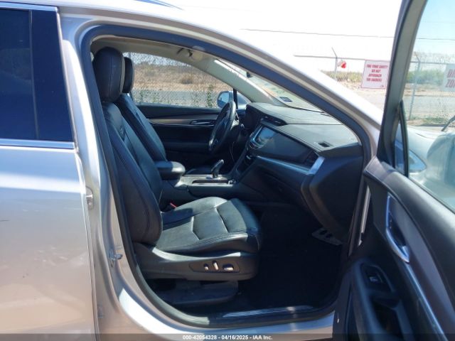 2017 CADILLAC XT5 1GYKNCRS2HZ259168 Photo 4