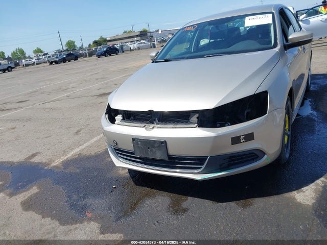 3VWD17AJ7EM252862 Volkswagen 2014