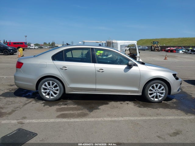 3VWD17AJ7EM252862 Volkswagen 2014