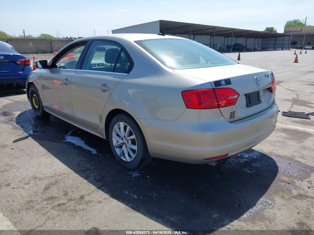 3VWD17AJ7EM252862 Volkswagen 2014