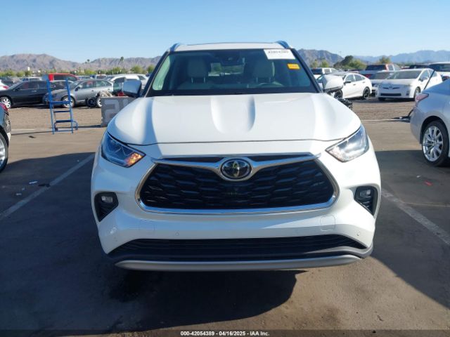 5TDFZRBH2MS065314 Toyota Highlander Platinum