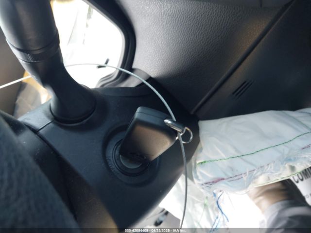 5YFEPMAE2MP199812 Toyota COROLLA LE