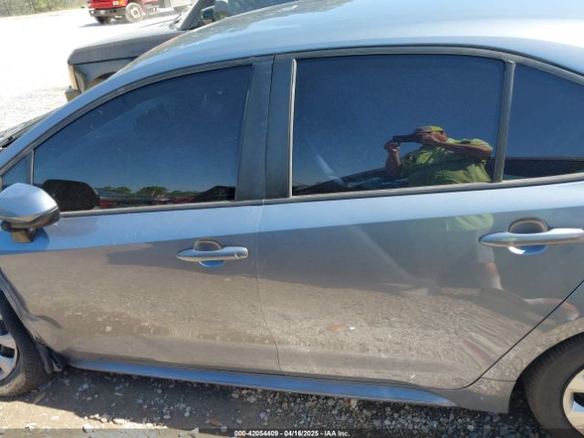 5YFEPMAE2MP199812 Toyota COROLLA LE