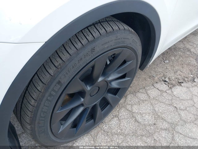 7SAYGDEE7NF385207 Tesla Model Y Long Range Dual Motor All-wheel Drive