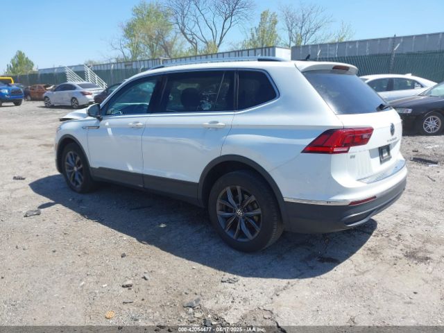 2023 VOLKSWAGEN TIGUAN 3VVMB7AX4PM128427 Photo 2