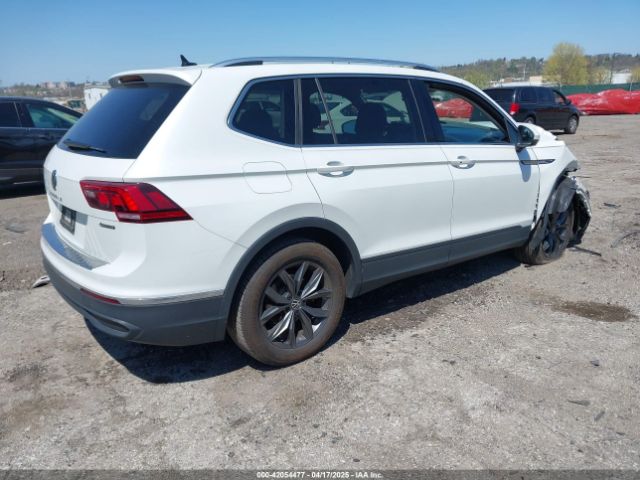 2023 VOLKSWAGEN TIGUAN 3VVMB7AX4PM128427 Photo 3