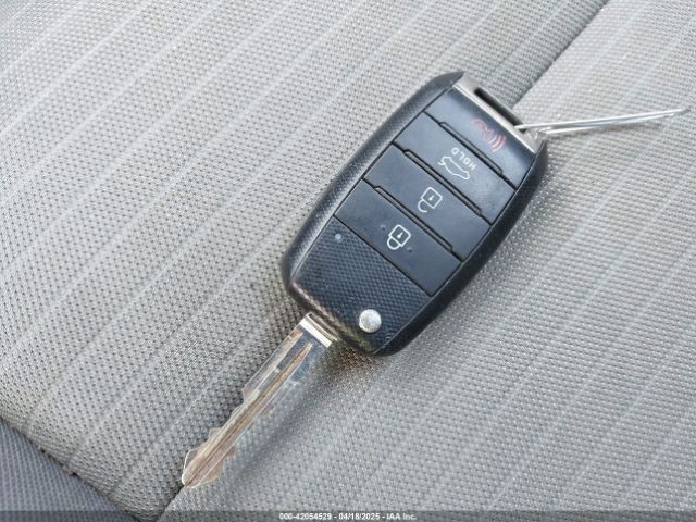 KNAFX4A63G5514242 KIA FORTE LX