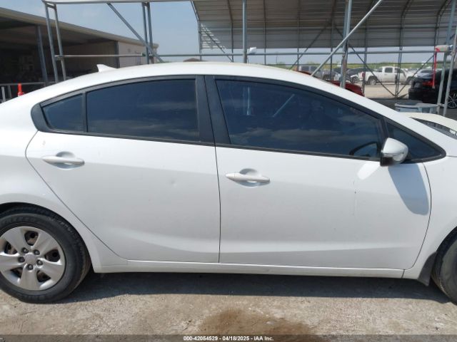 KNAFX4A63G5514242 KIA FORTE LX