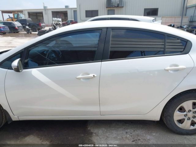 KNAFX4A63G5514242 KIA FORTE LX