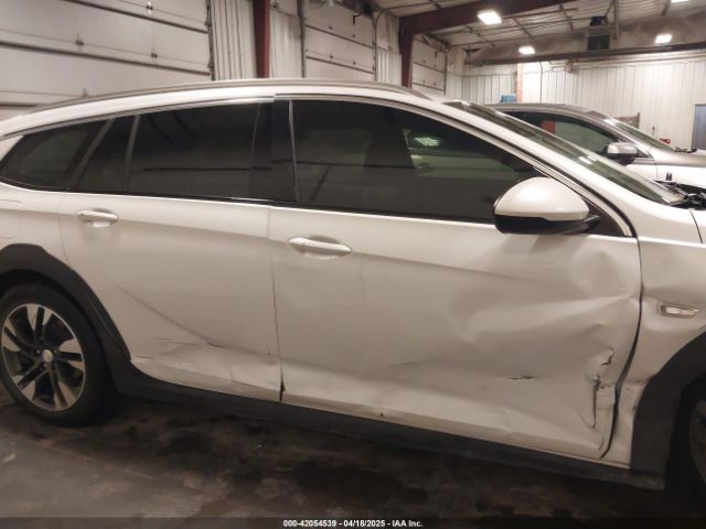 W04GV8SX7J1129206 Buick Regal Tourx Essence