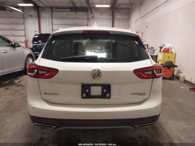 W04GV8SX7J1129206 Buick Regal Tourx Essence