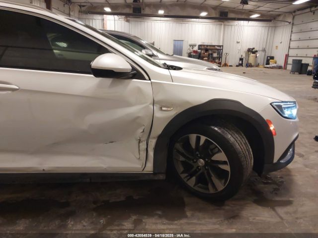 W04GV8SX7J1129206 Buick Regal Tourx Essence