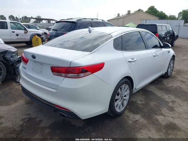 5XXGT4L38HG139645 KIA Optima Lx