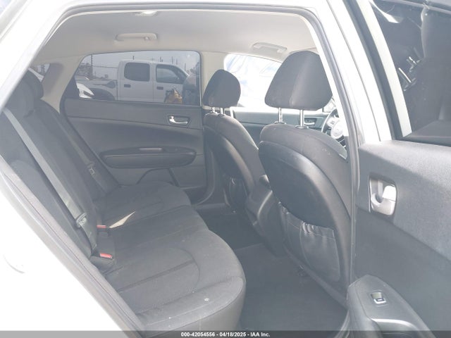 5XXGT4L38HG139645 KIA Optima Lx