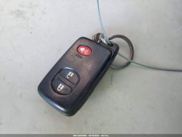 JTDZN3EUXEJ003236 Toyota Prius V Three