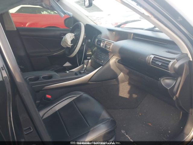 JTHBA1D21G5028182 Lexus IS 200T