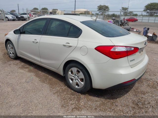 KNAFK4A66F5314811 KIA FORTE LX
