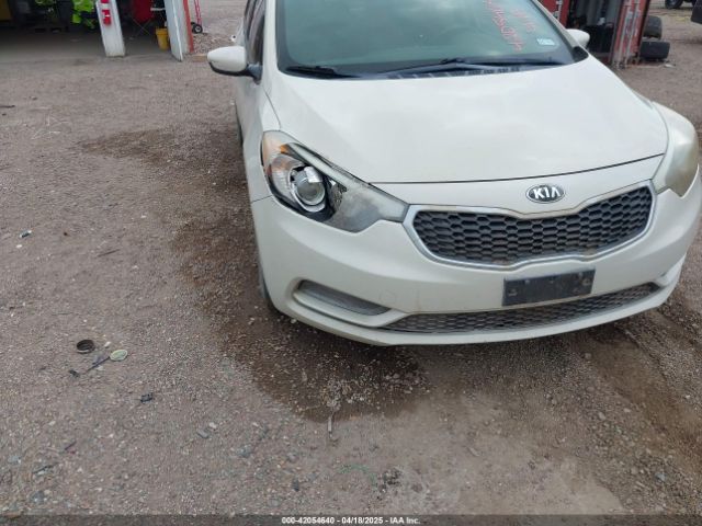 KNAFK4A66F5314811 KIA FORTE LX