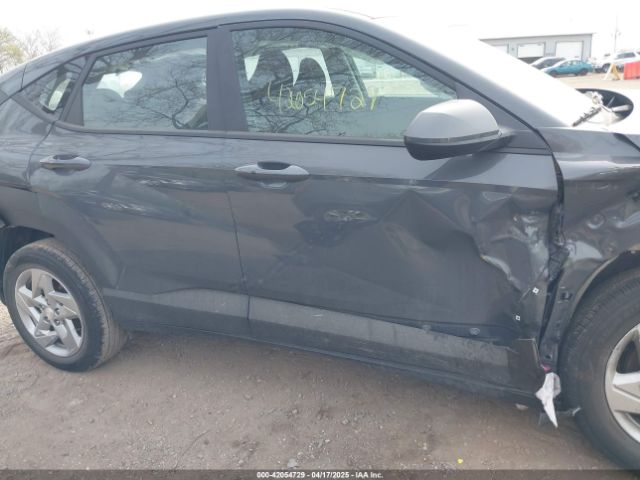 KM8HACAB8SU215831 Hyundai Kona Se