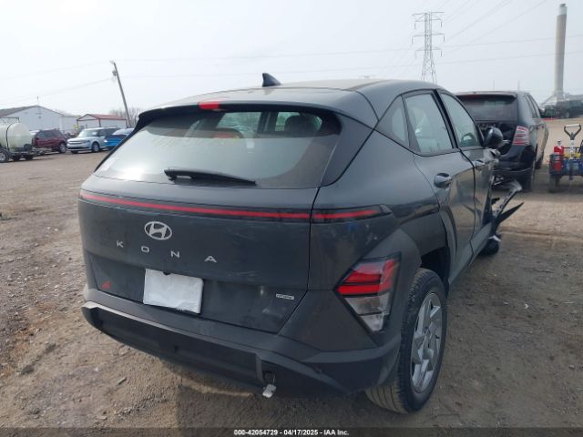 KM8HACAB8SU215831 Hyundai Kona Se