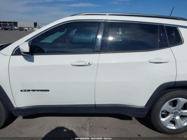 3C4NJCBBXMT581213 Jeep Compass Latitude Fwd