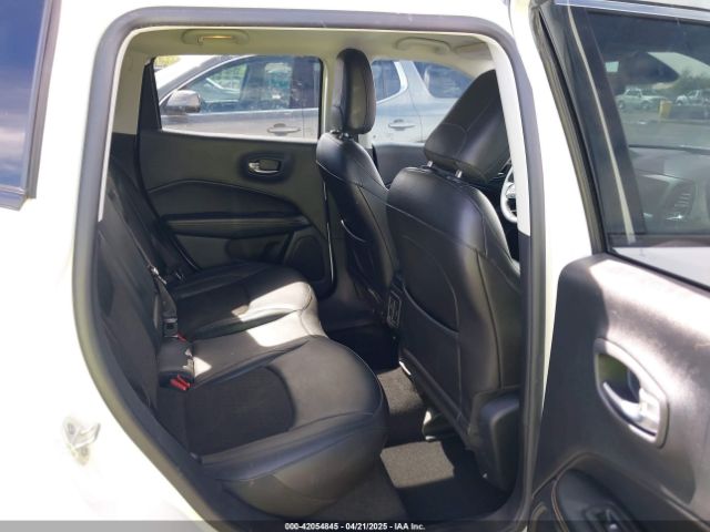 3C4NJCBBXMT581213 Jeep Compass Latitude Fwd