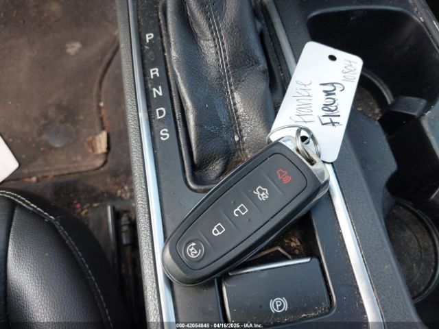 1FMCU9J90HUE88353 Ford Escape Titanium