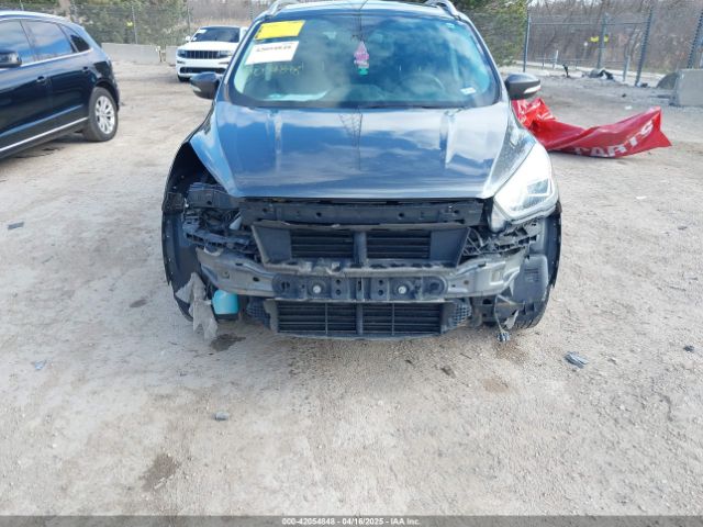 1FMCU9J90HUE88353 Ford Escape Titanium