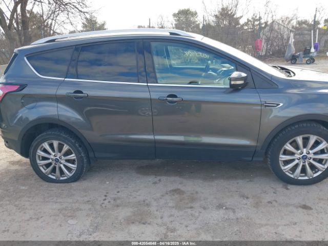 1FMCU9J90HUE88353 Ford Escape Titanium