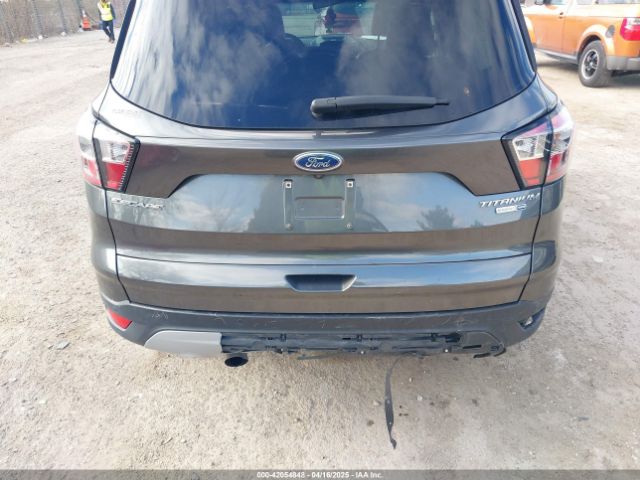 1FMCU9J90HUE88353 Ford Escape Titanium