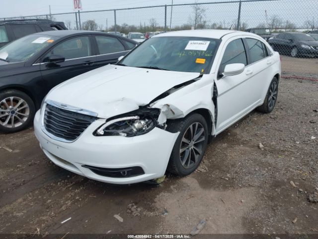 2014 CHRYSLER 200 1C3CCBBB7EN176881 Photo 1
