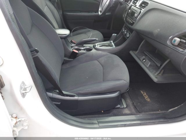 2014 CHRYSLER 200 1C3CCBBB7EN176881 Photo 4