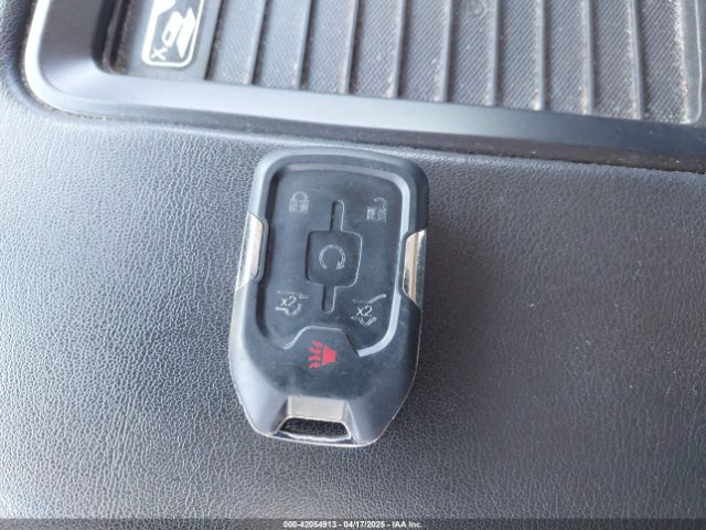 1GNSKHKC9HR143200 Chevrolet Suburban Lt