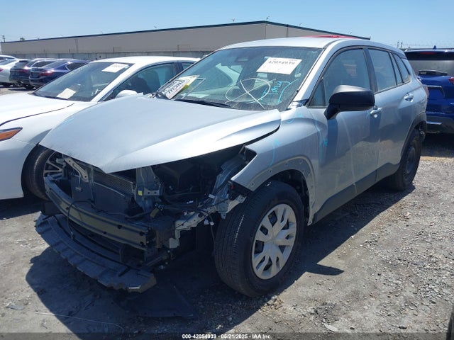 Toyota Corolla Cross L 2024 7MUAAAAG0RV097980 Image 2