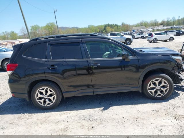 JF2SKAGC4KH595823 Subaru Forester Premium