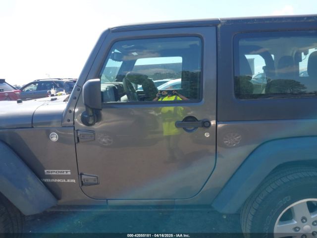 1C4AJWAG0EL295817 Jeep Wrangler Sport