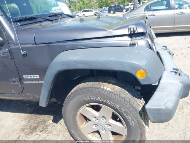 1C4AJWAG0EL295817 Jeep Wrangler Sport